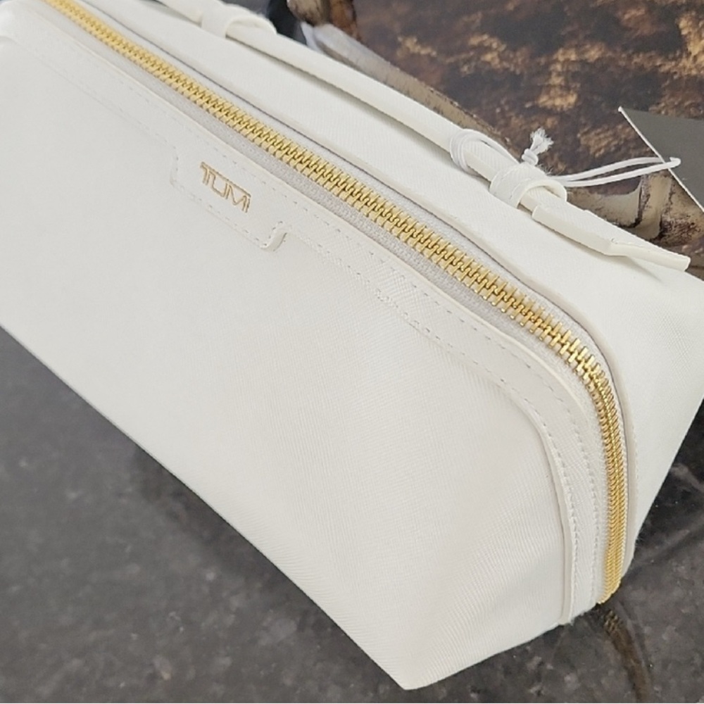 Tumi Cosmetic Bag Small White pouch bag❤️‍🔥 - Picture 9 of 9